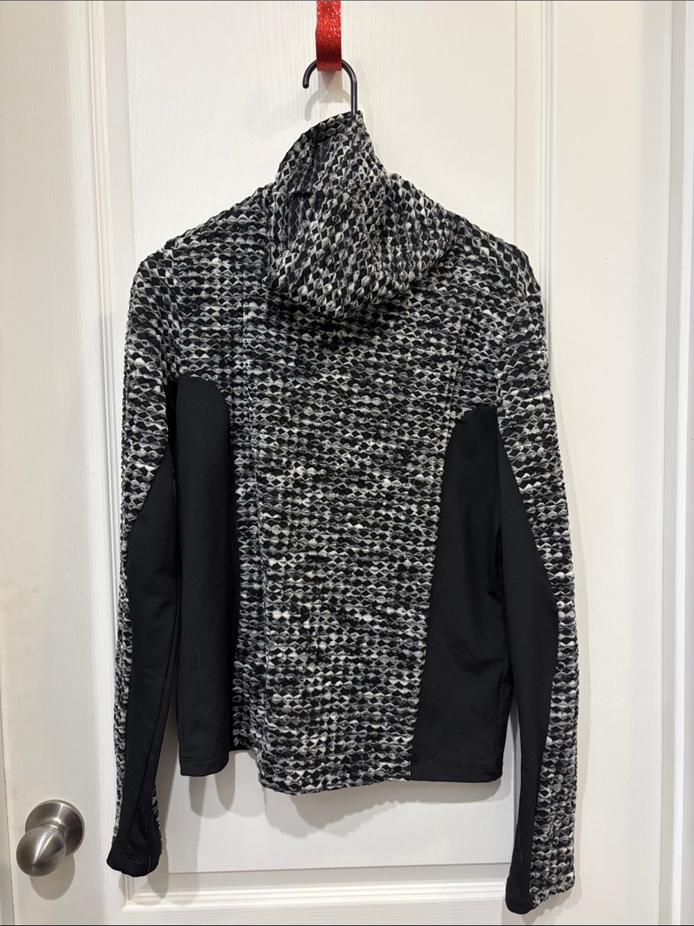 Black & Gray Patterned Women’s Nike Hooded Jacket